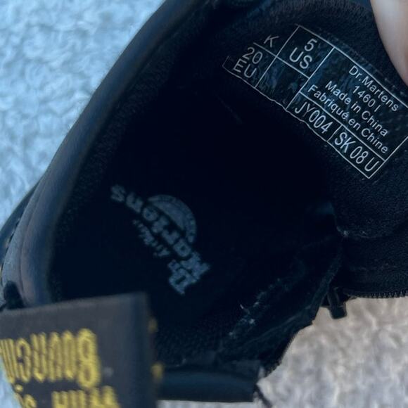 Dr.Martens Infant 1460 Softy T Leather Lace Up Boots in Black Size 5 - Picture 5 of 6